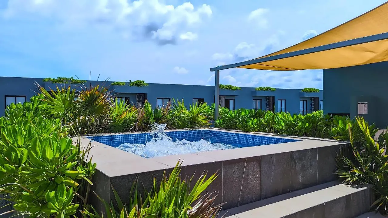 Riviera Home - New 2Br Condo W. Big Pool & Jacuzzi Playa del Carmen Apartment